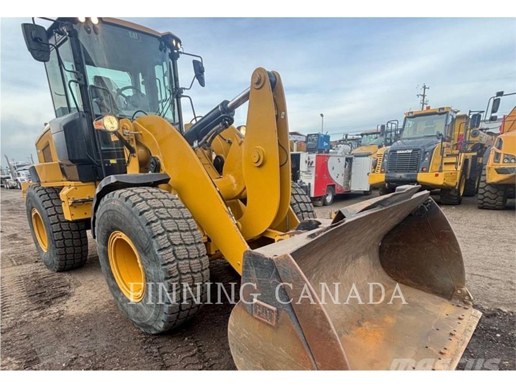 CAT 930M Фронтальні навантажувачі