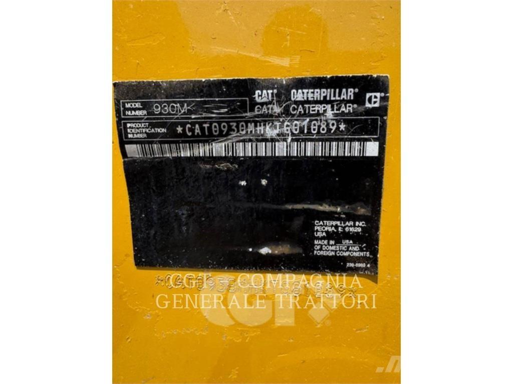 CAT 930M Фронтальні навантажувачі