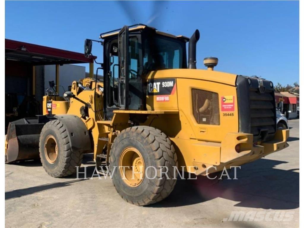 CAT 930M Фронтальні навантажувачі