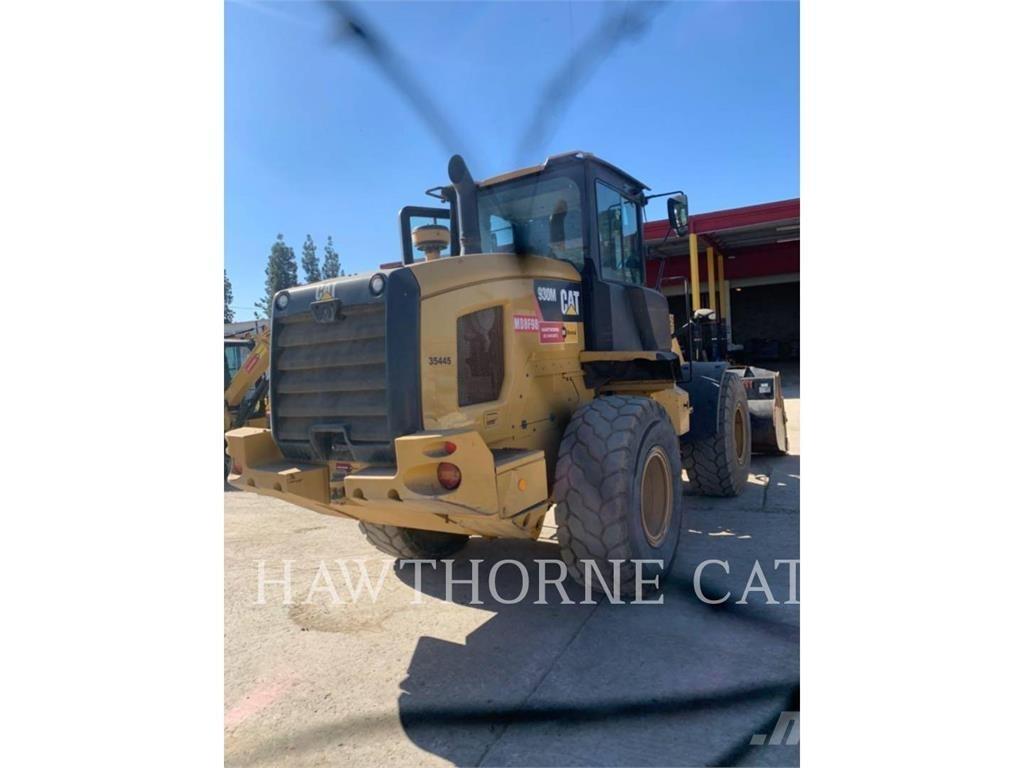CAT 930M Фронтальні навантажувачі