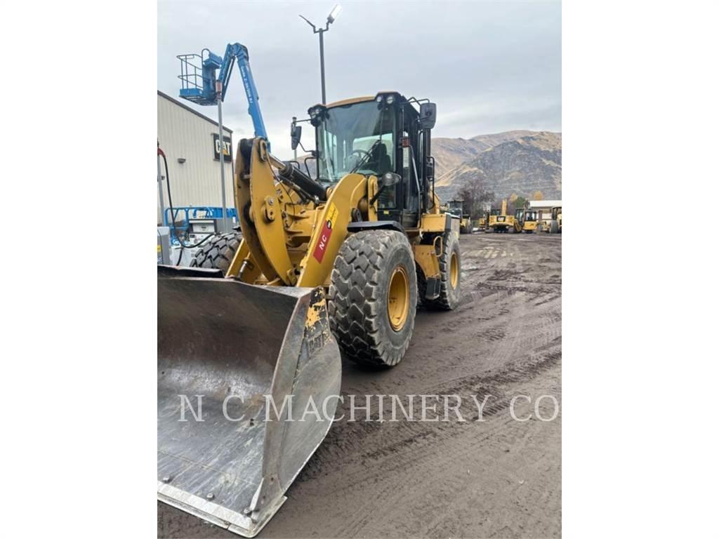 CAT 930M Фронтальні навантажувачі
