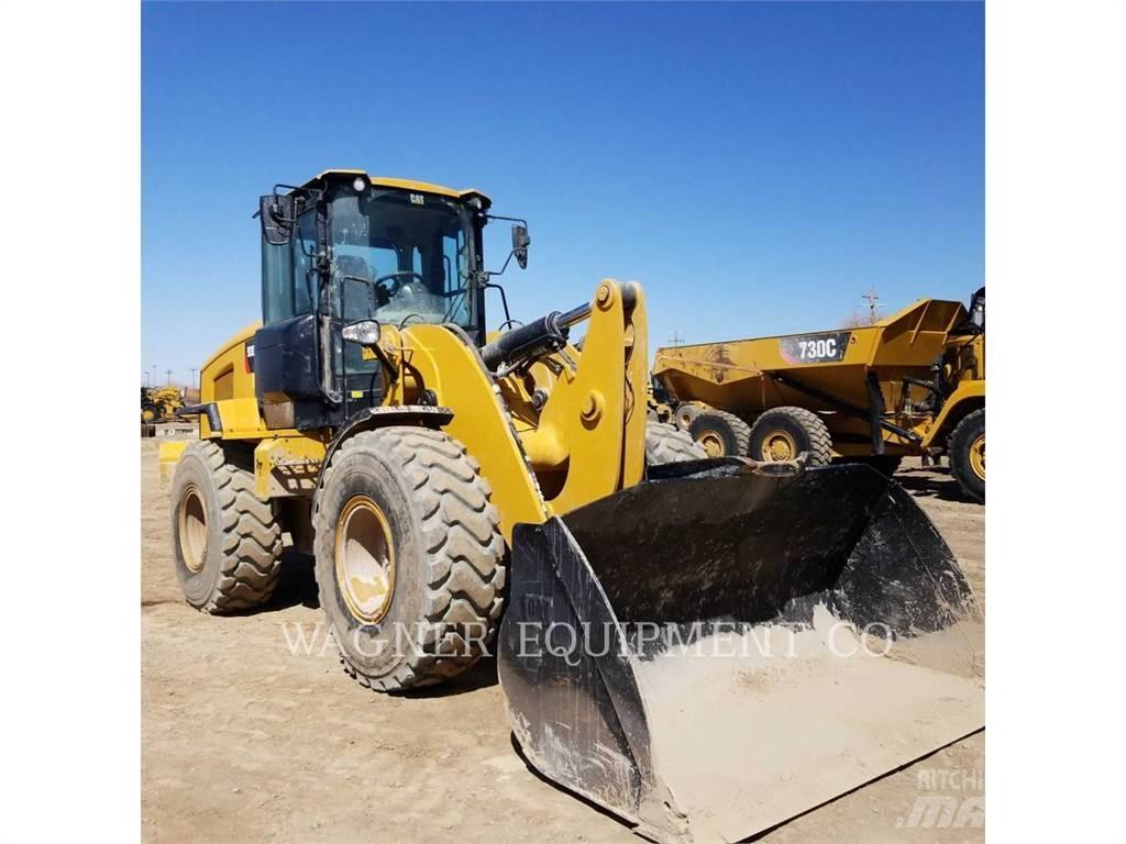 CAT 930M Фронтальні навантажувачі