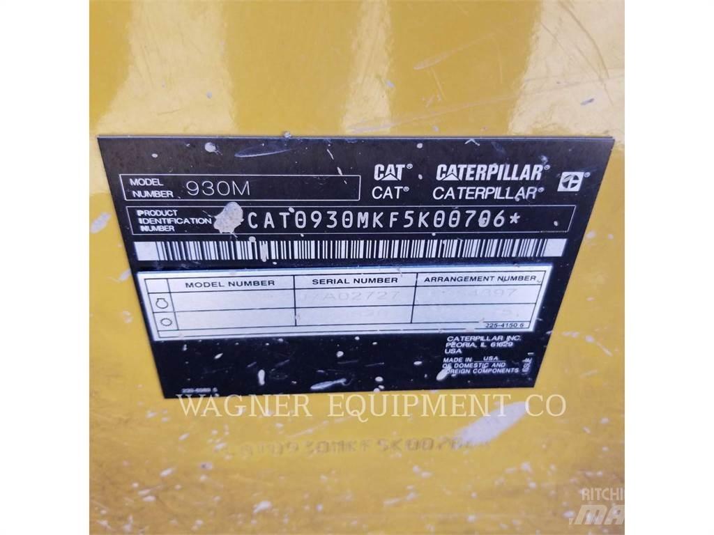 CAT 930M Фронтальні навантажувачі