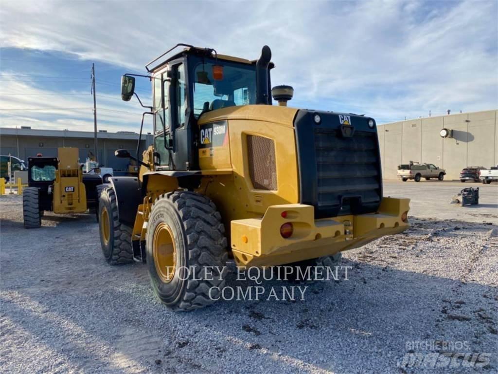 CAT 930M Фронтальні навантажувачі