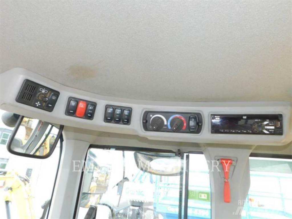 CAT 930M FC Фронтальні навантажувачі