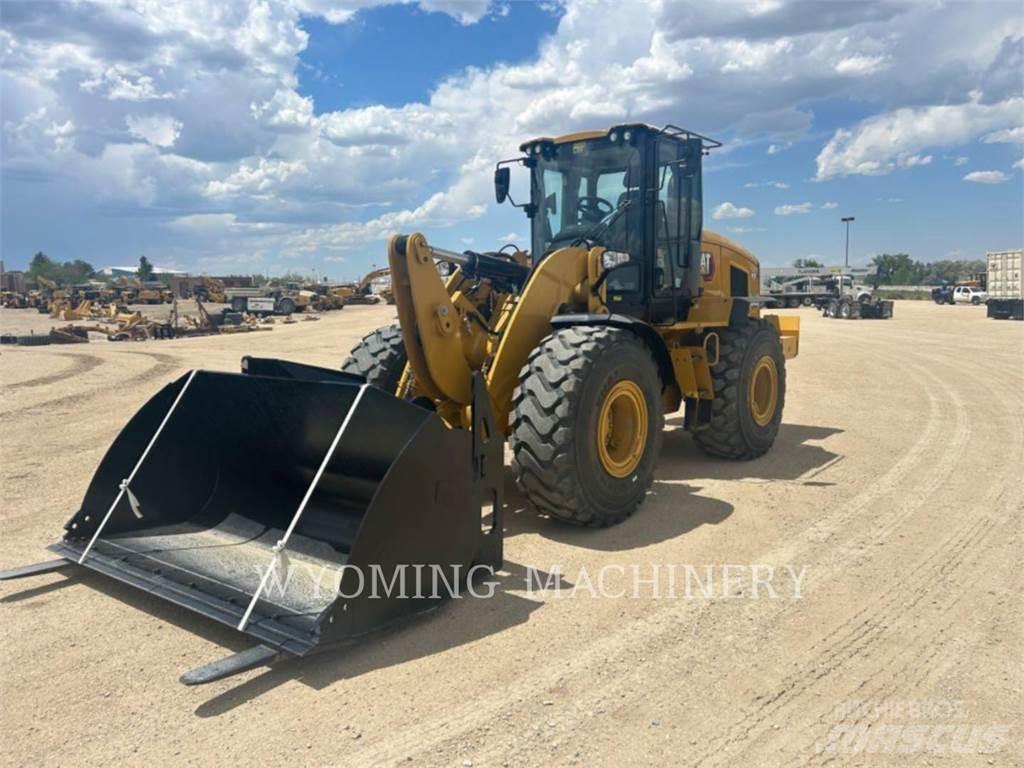 CAT 938 Фронтальні навантажувачі