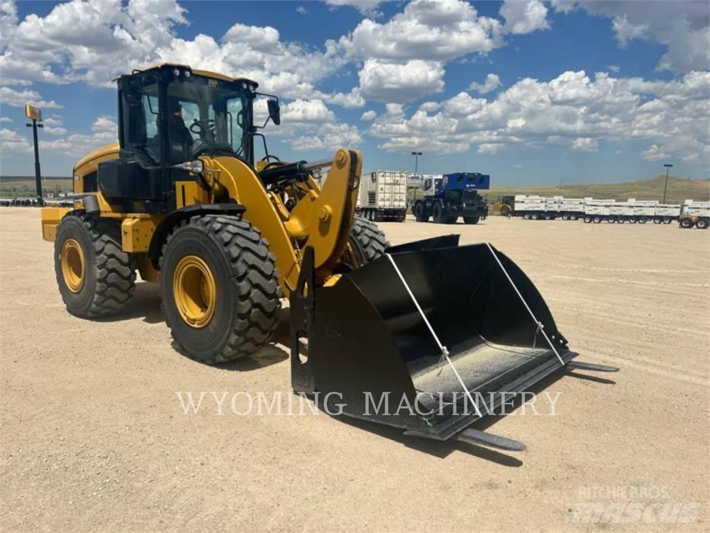 CAT 938 Фронтальні навантажувачі