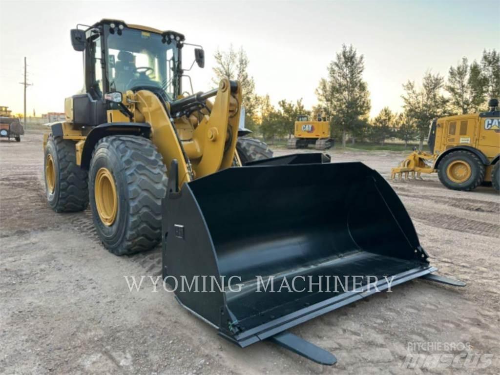 CAT 938 Фронтальні навантажувачі