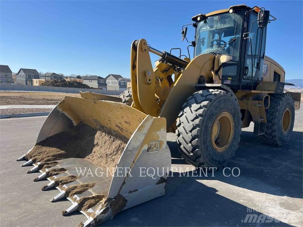 CAT 938 Фронтальні навантажувачі