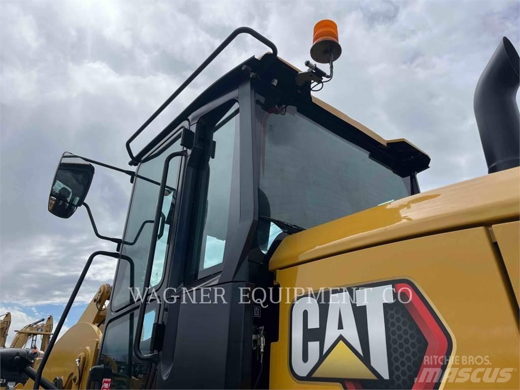 CAT 938 Фронтальні навантажувачі