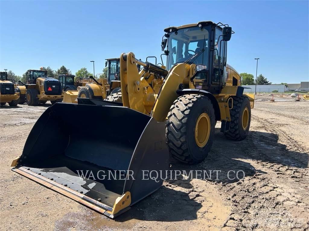 CAT 938 Фронтальні навантажувачі