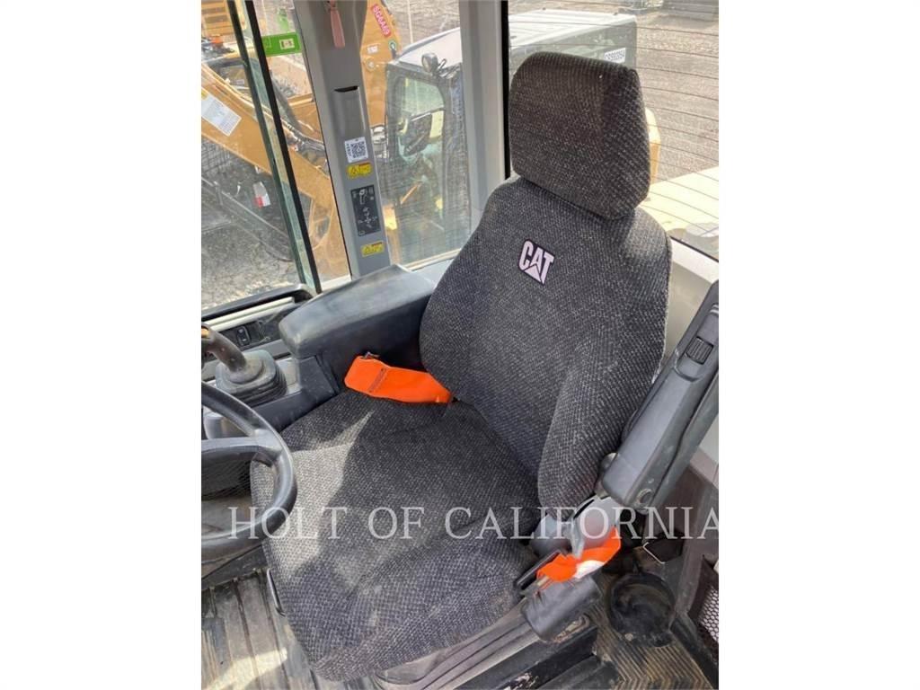 CAT 938 Фронтальні навантажувачі