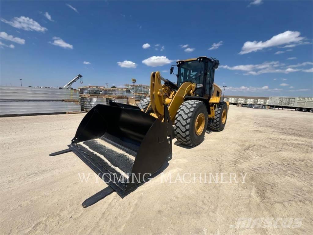 CAT 938 Фронтальні навантажувачі