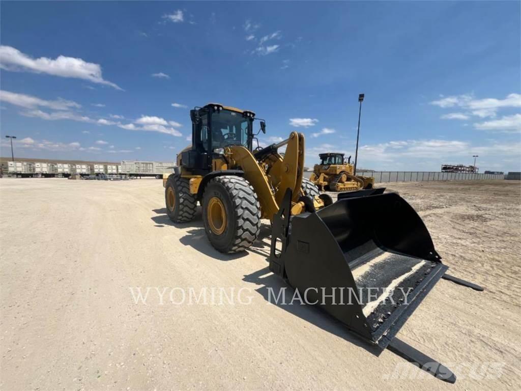 CAT 938 Фронтальні навантажувачі