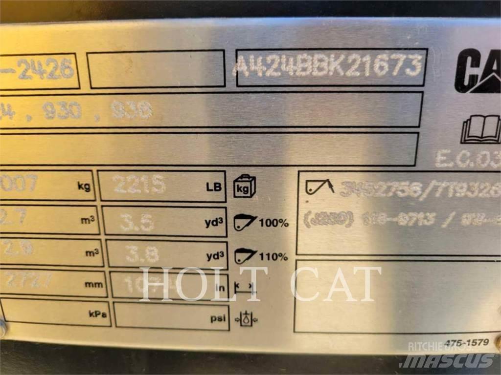CAT 938 QC Фронтальні навантажувачі