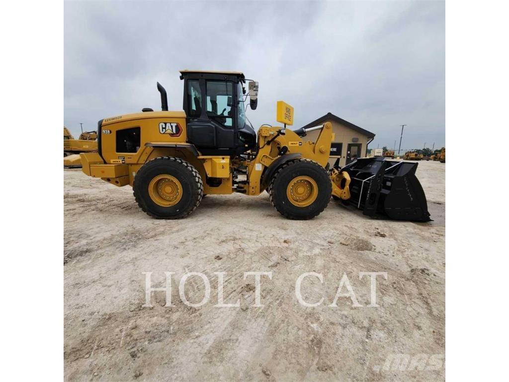 CAT 938 QC Фронтальні навантажувачі