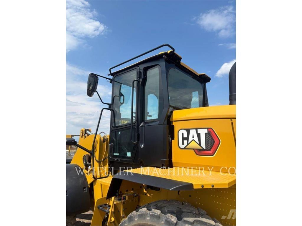 CAT 938 QC Фронтальні навантажувачі