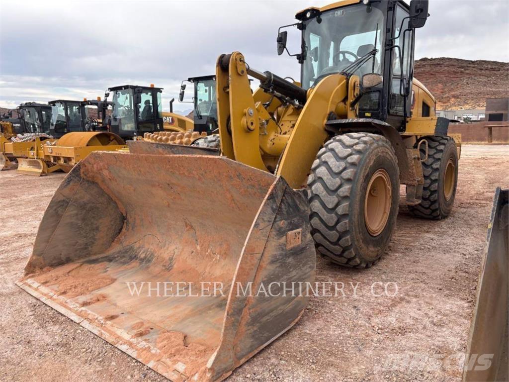 CAT 938 QC Фронтальні навантажувачі