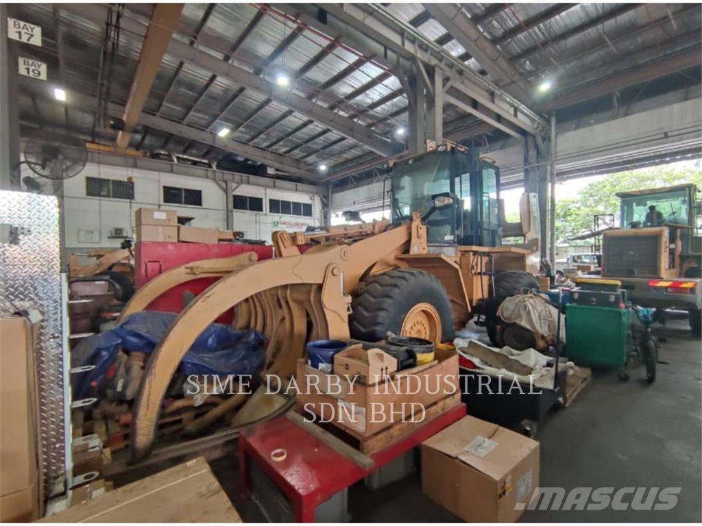 CAT 938H Фронтальні навантажувачі