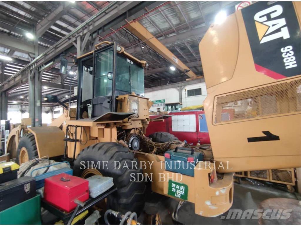 CAT 938H Фронтальні навантажувачі