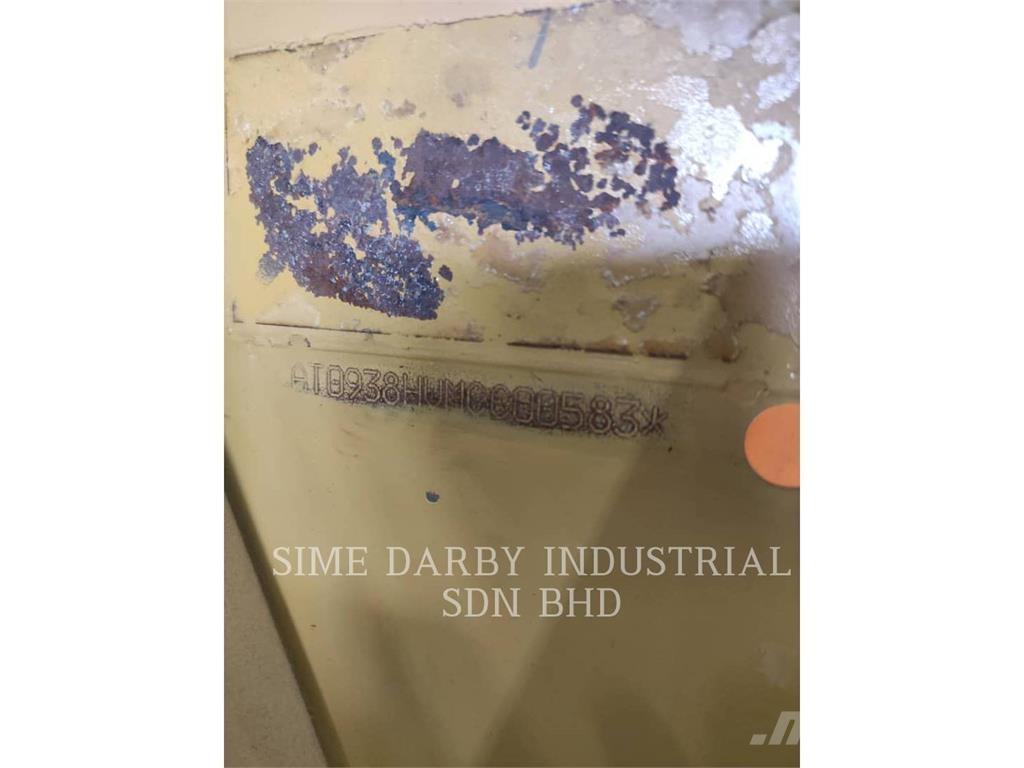 CAT 938H Фронтальні навантажувачі