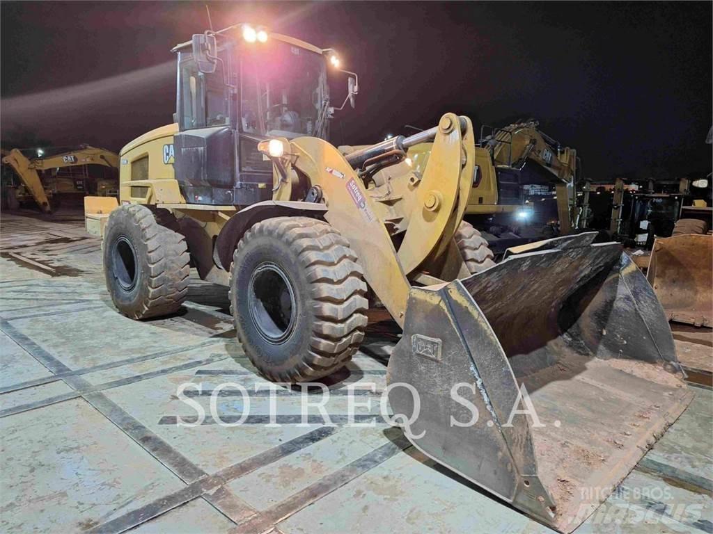 CAT 938K Фронтальні навантажувачі