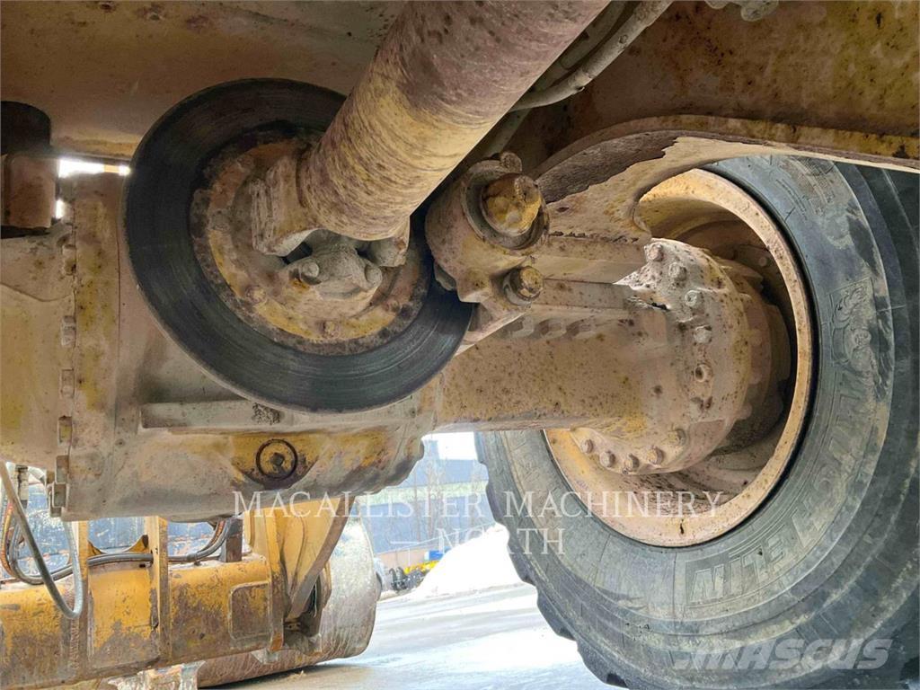 CAT 938K RQ+ Фронтальні навантажувачі