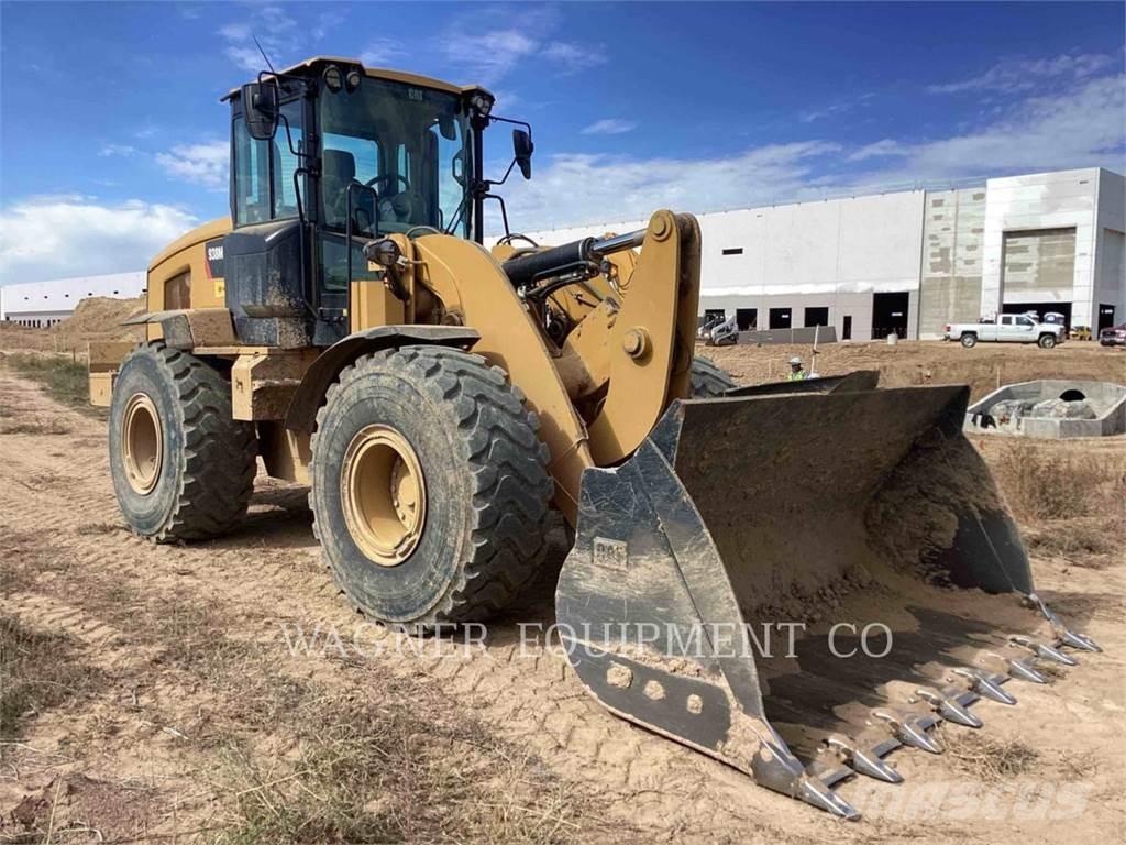 CAT 938M Фронтальні навантажувачі