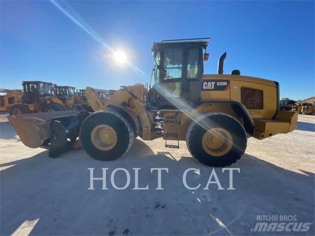 CAT 938M Фронтальні навантажувачі