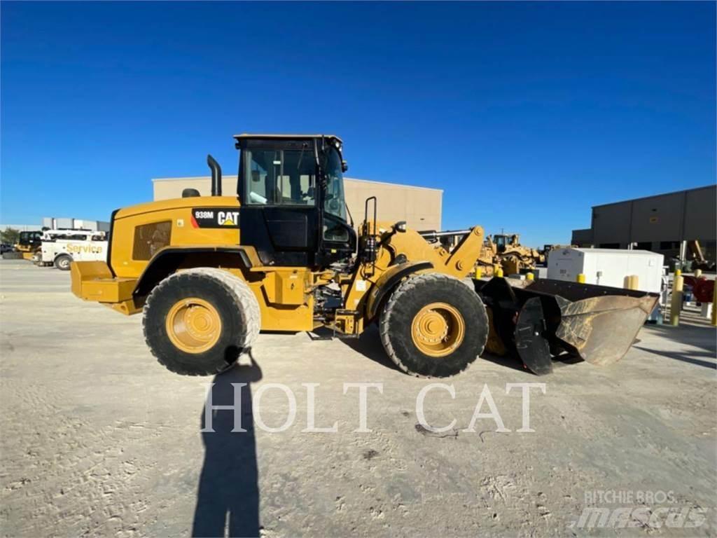 CAT 938M Фронтальні навантажувачі
