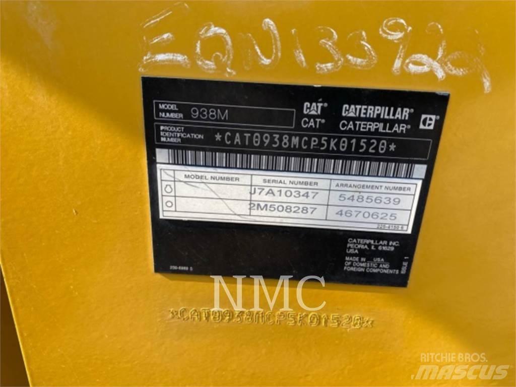 CAT 938M Фронтальні навантажувачі