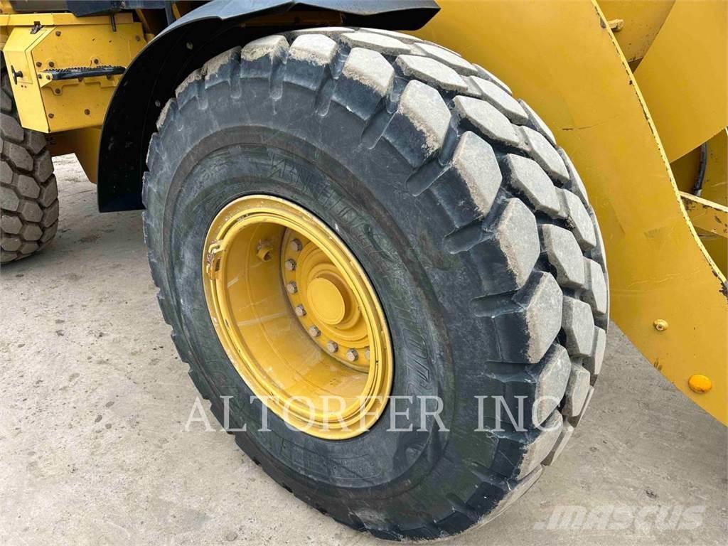 CAT 938M Фронтальні навантажувачі