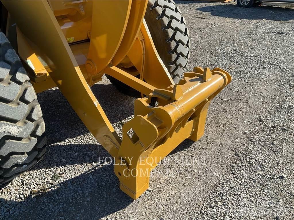 CAT 938M Фронтальні навантажувачі