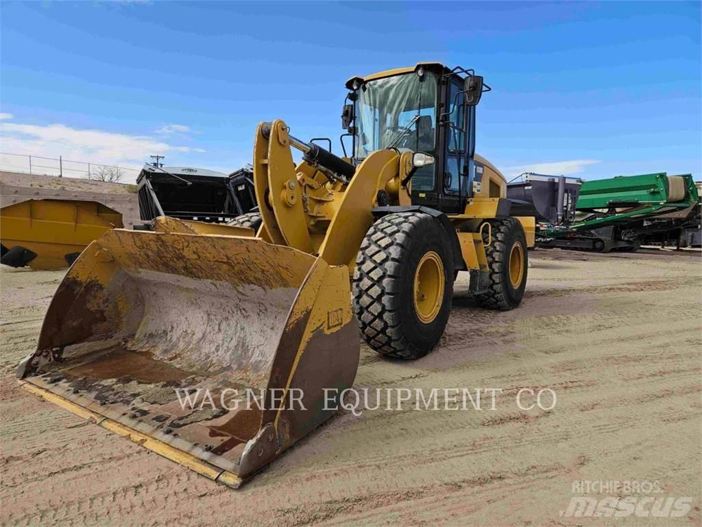 CAT 938M Фронтальні навантажувачі