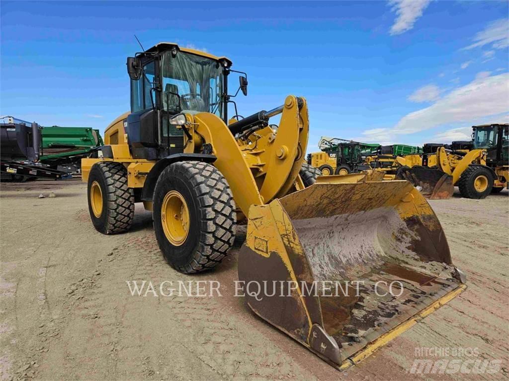 CAT 938M Фронтальні навантажувачі