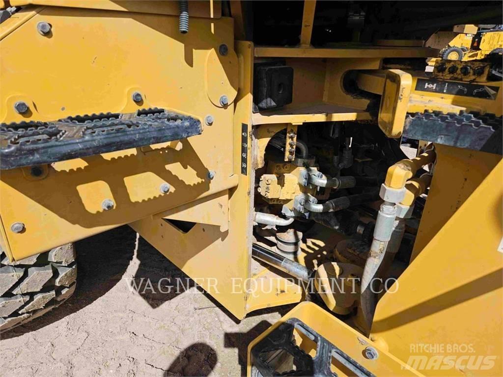 CAT 938M Фронтальні навантажувачі