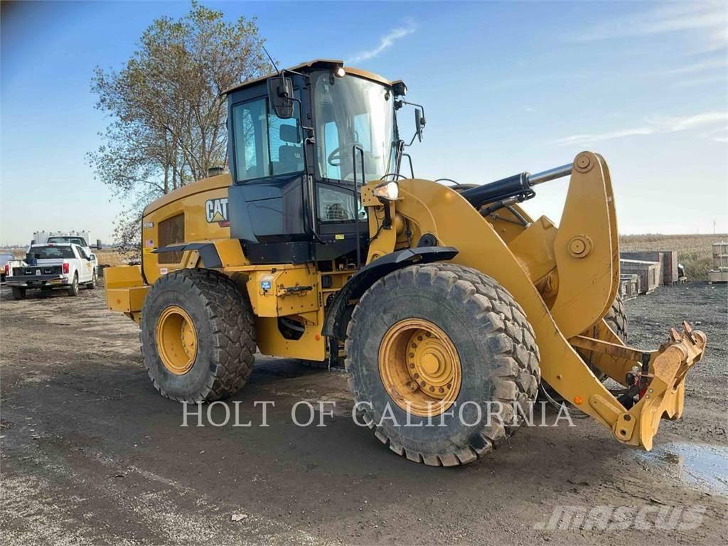 CAT 938M Фронтальні навантажувачі
