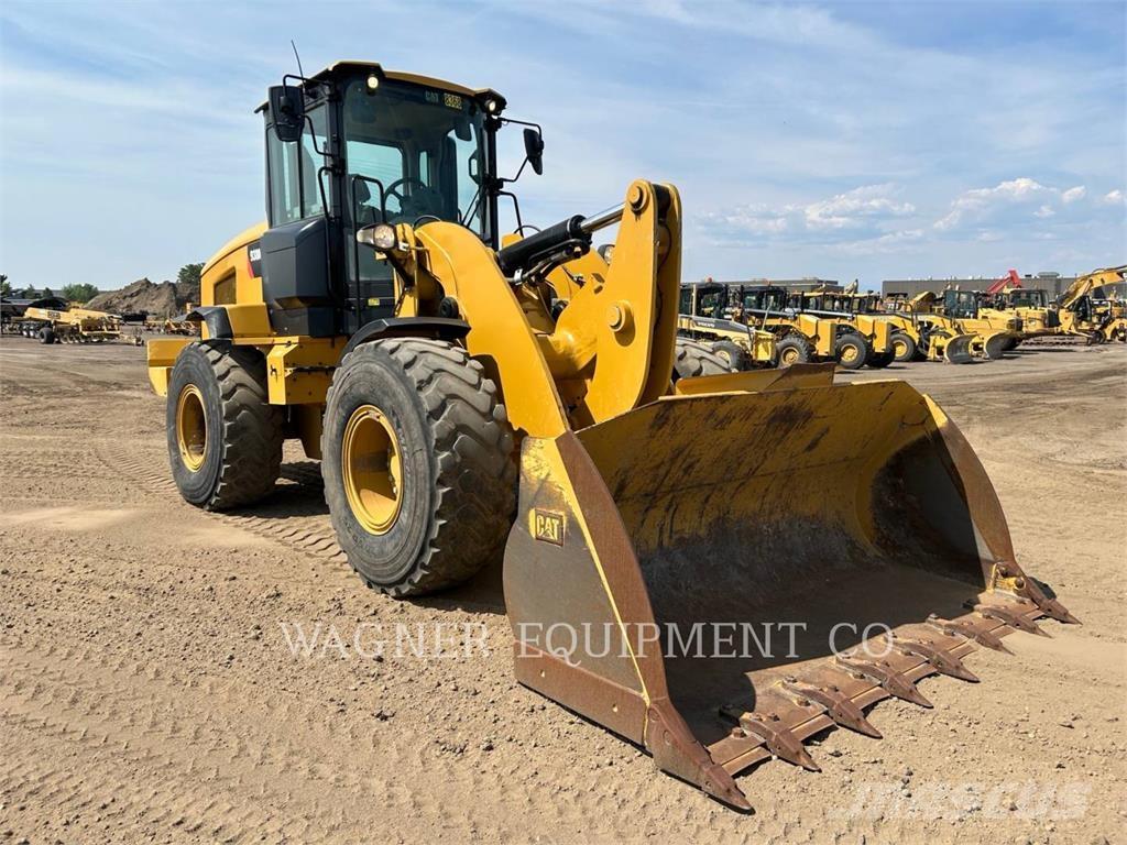 CAT 938M Фронтальні навантажувачі