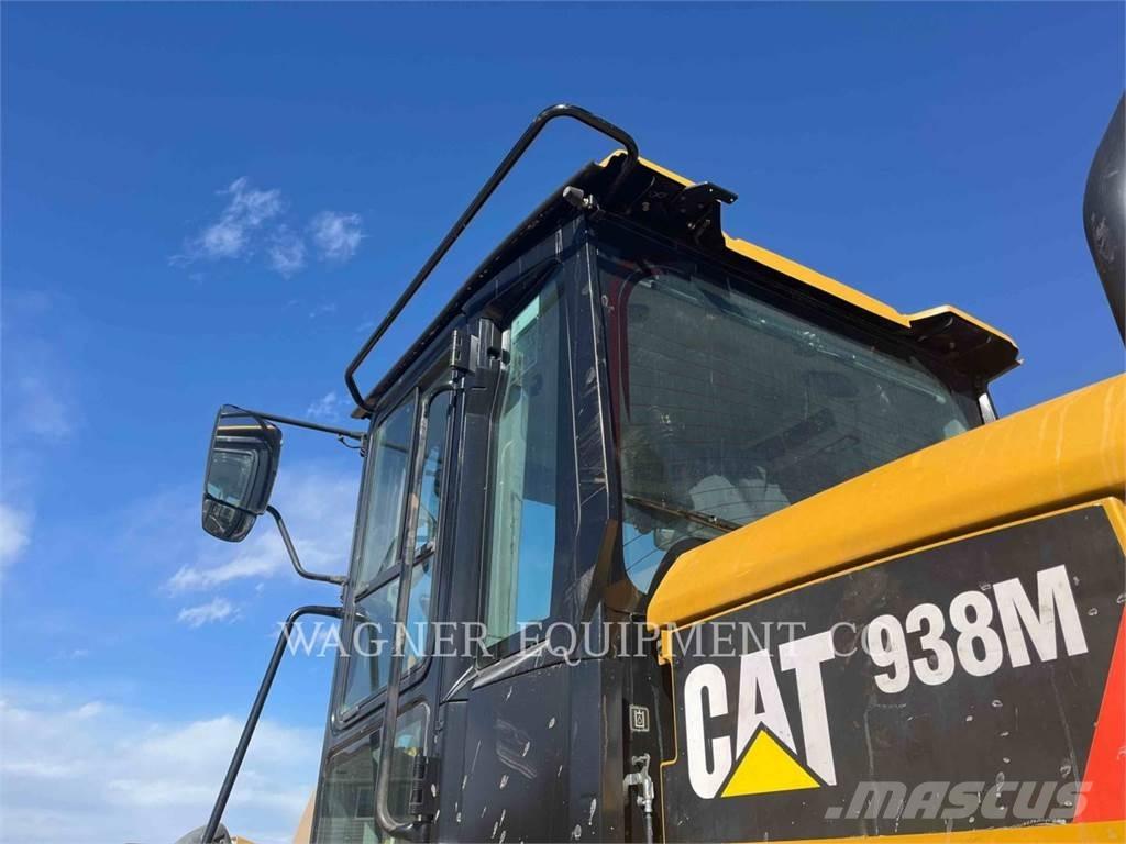 CAT 938M Фронтальні навантажувачі