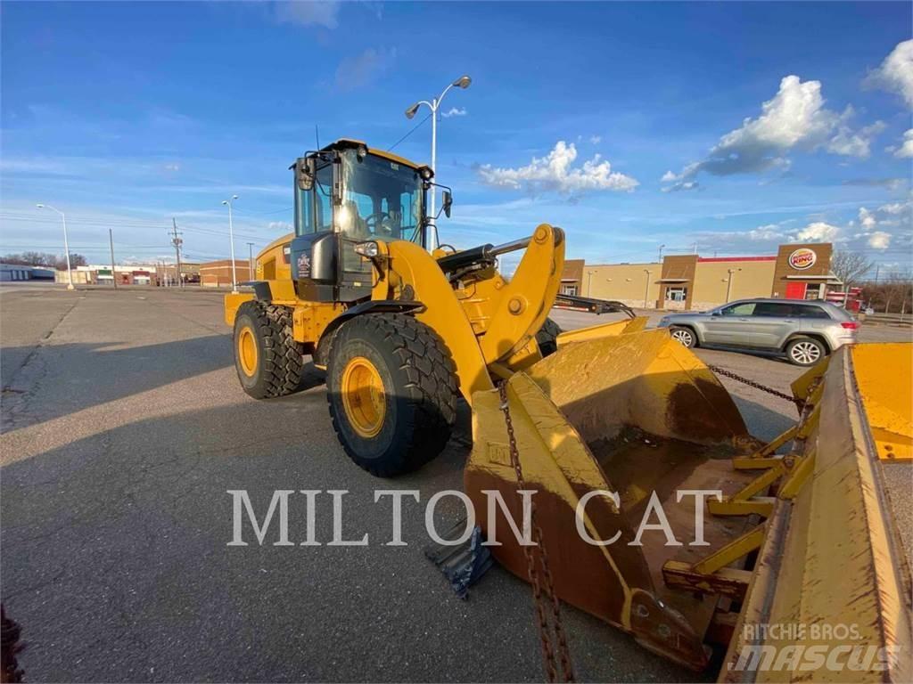 CAT 938M Фронтальні навантажувачі