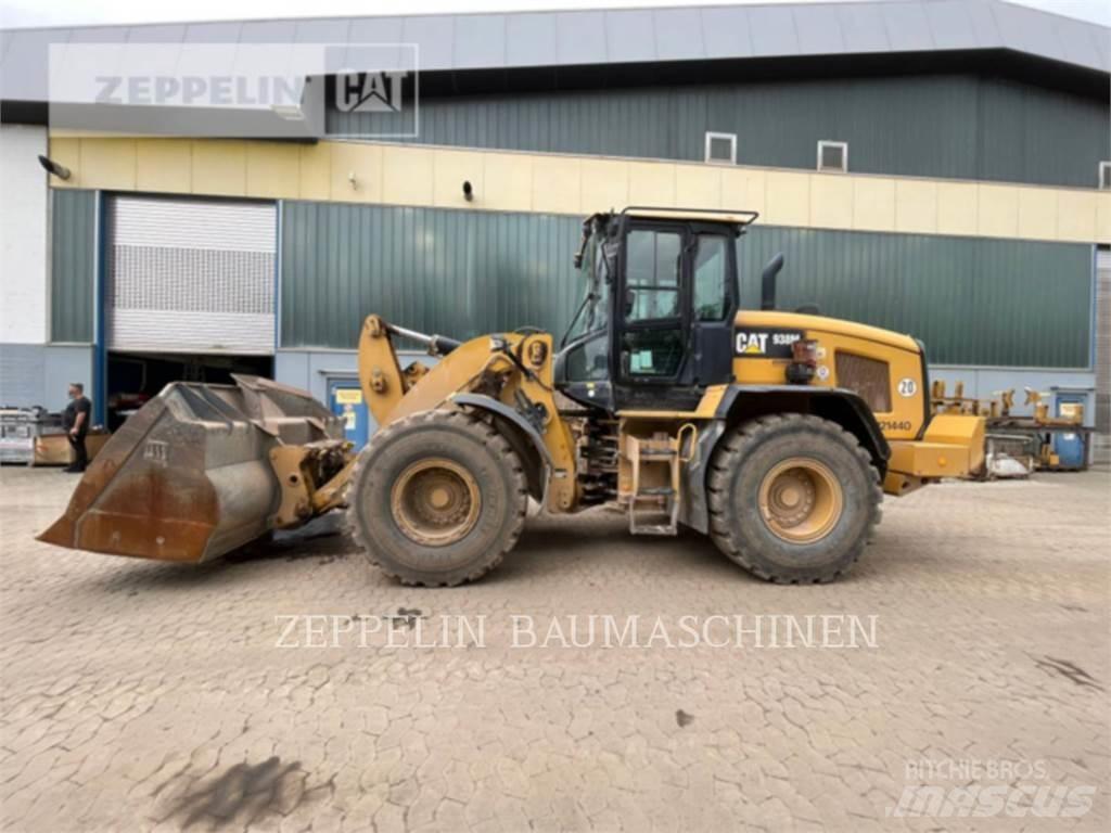 CAT 938M Фронтальні навантажувачі