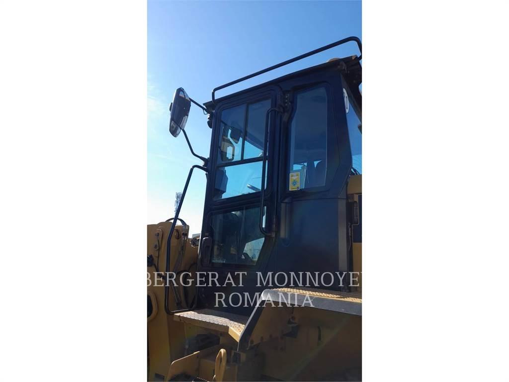 CAT 938M Фронтальні навантажувачі