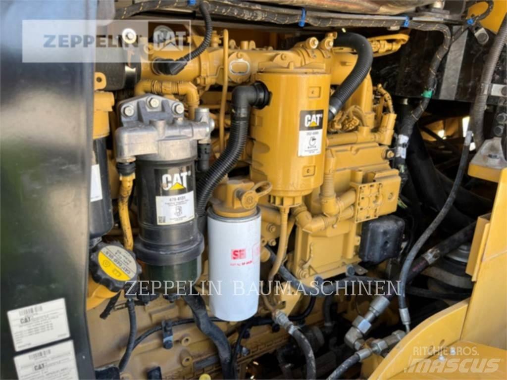 CAT 938M Фронтальні навантажувачі