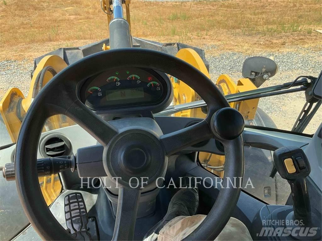 CAT 938M Фронтальні навантажувачі