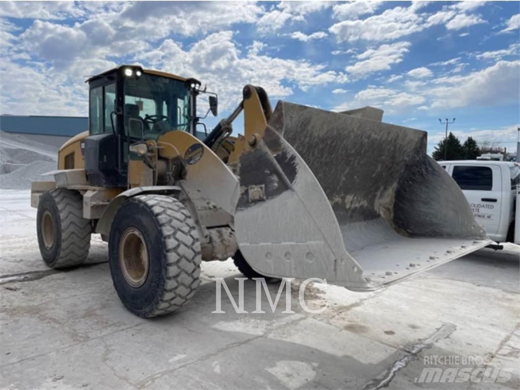 CAT 938M Фронтальні навантажувачі