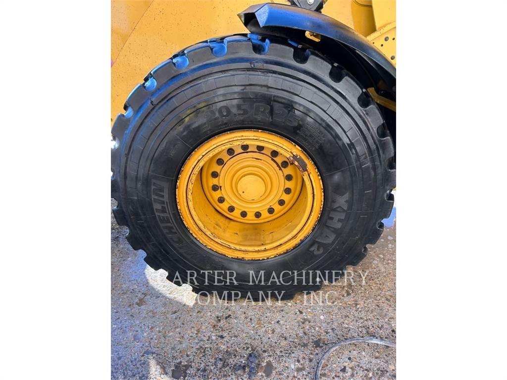 CAT 938M Фронтальні навантажувачі