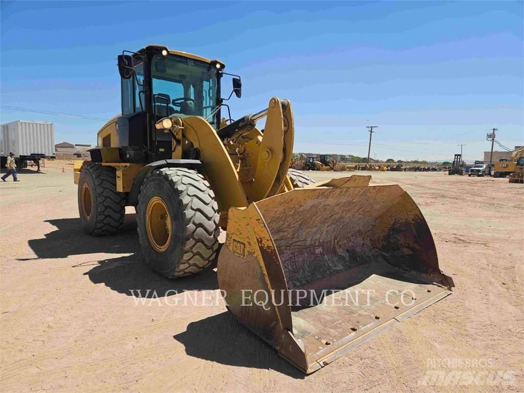 CAT 938M Фронтальні навантажувачі