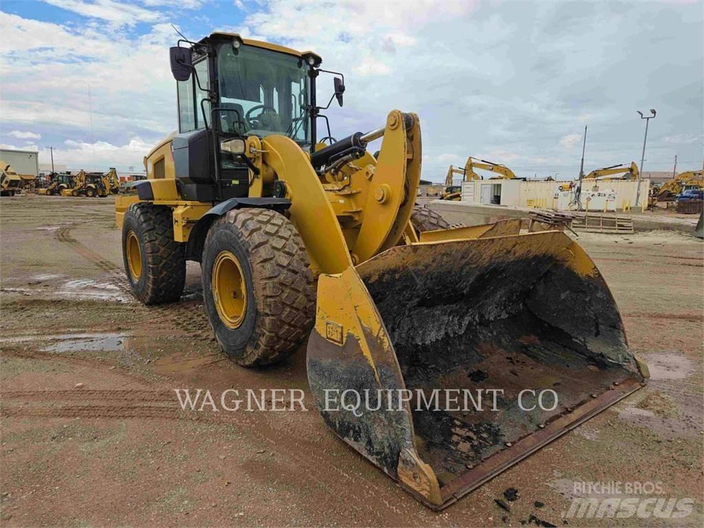 CAT 938M Фронтальні навантажувачі