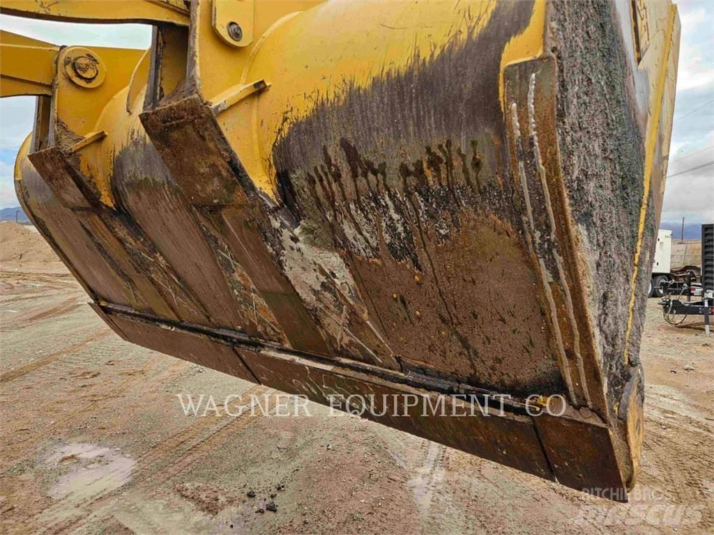 CAT 938M Фронтальні навантажувачі