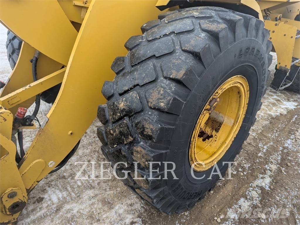 CAT 938M Фронтальні навантажувачі